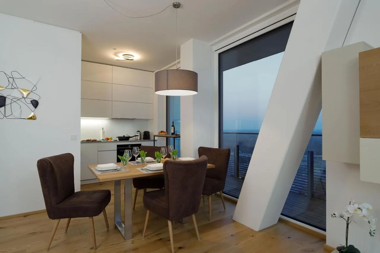Triiiple Suites Level 22 Mit Balkon Und Tiefgarage Vienna Apartment