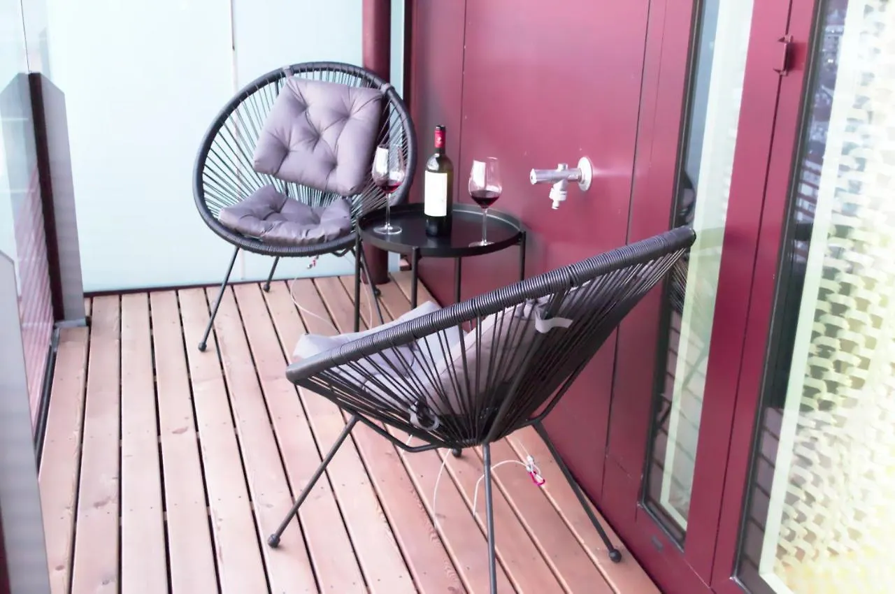 Triiiple Suites Level 22 Mit Balkon Und Tiefgarage Vienna